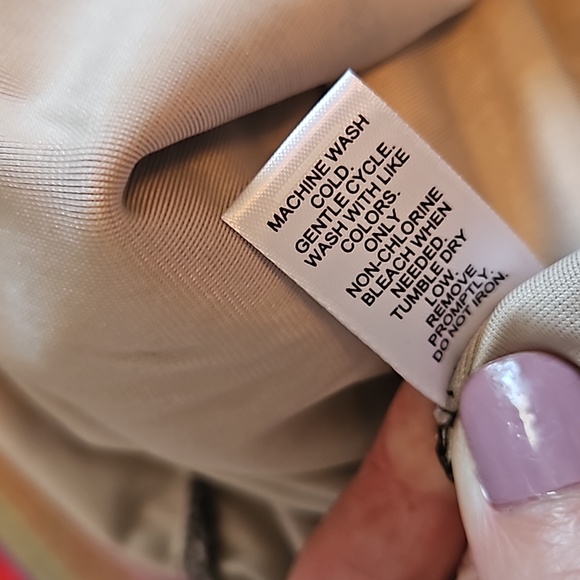 LADIES TOP - Picture 9 of 10